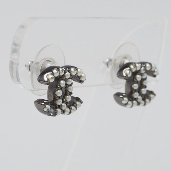 Chanel Faux Pearl Mini CC Stud Earrings - Picture 3 of 5